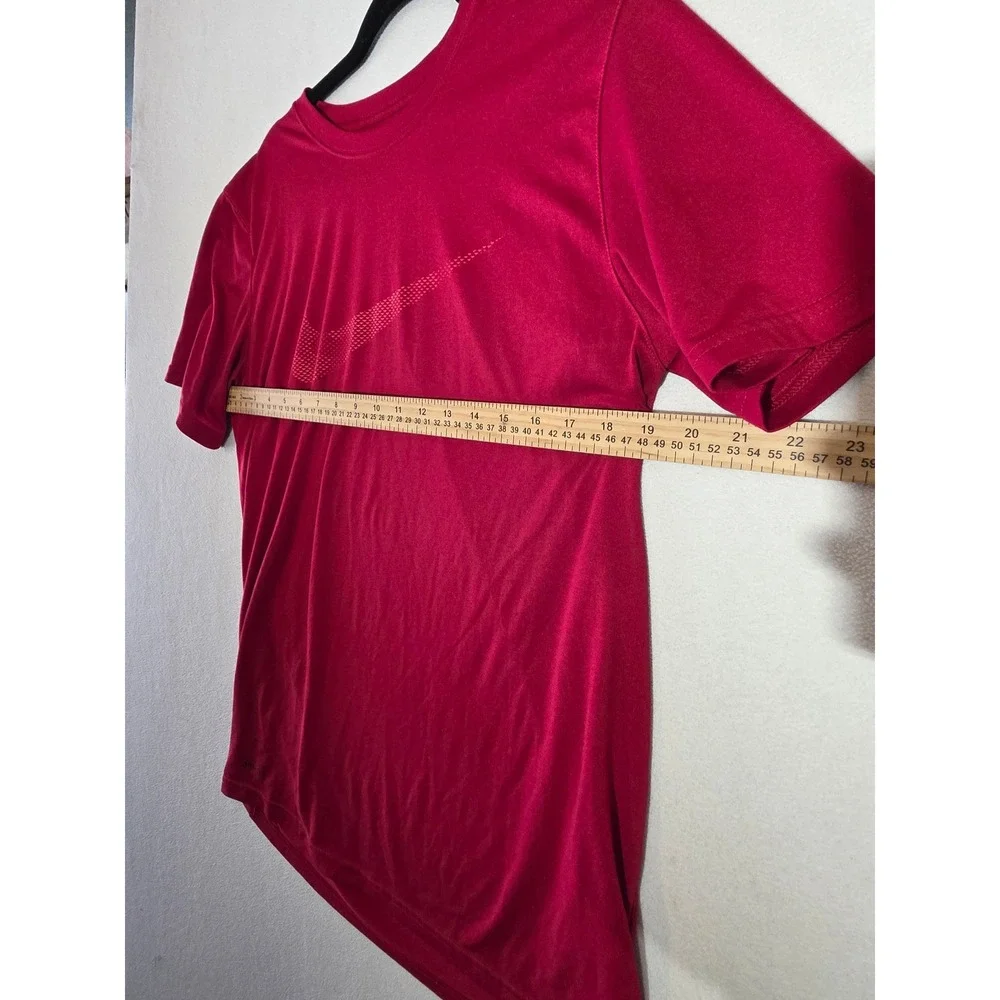 Nike Dri-FIT Mens Large Red Short Sleeve Graphic Swoosh Training T-Shirt